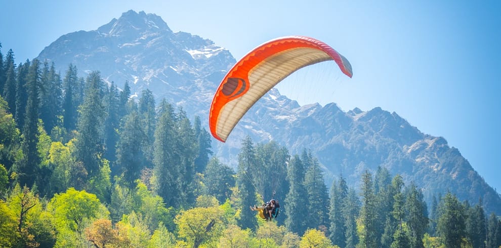 Paragliding-in-Manali